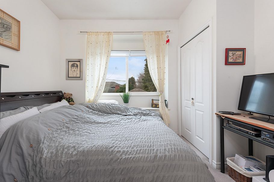 2423 E 4th Avenue Vancouver, BC - 20