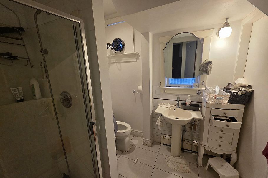 345 W 13th Avenue Vancouver, BC - 7