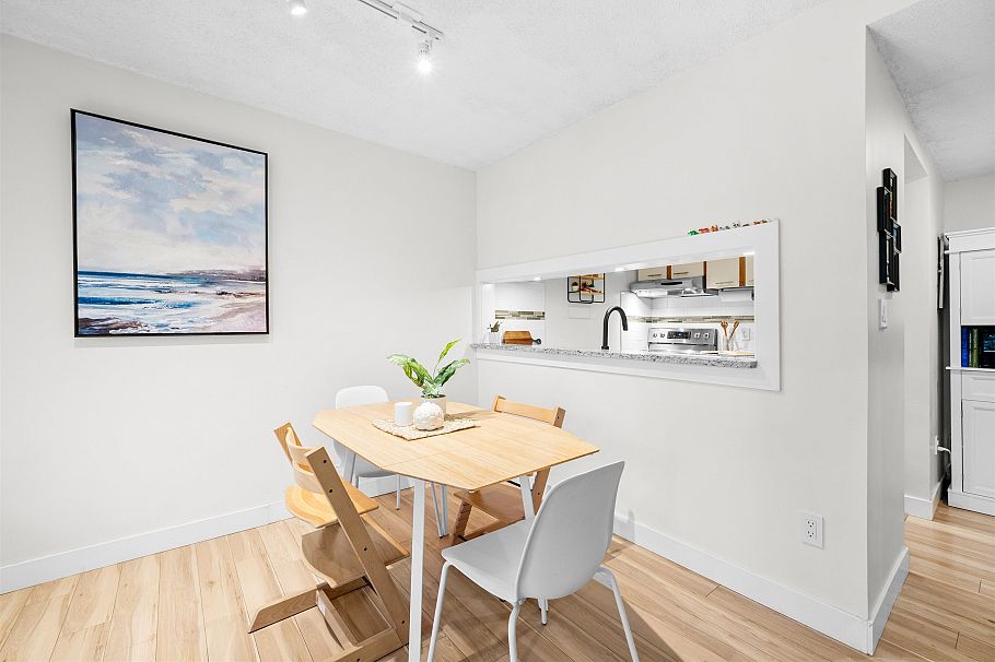 3192 Mountain Highway North Vancouver, BC - 11