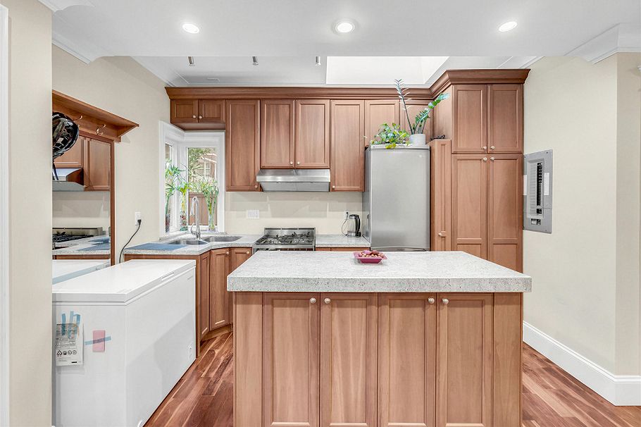 4320 W 8th Avenue Vancouver, BC - 29