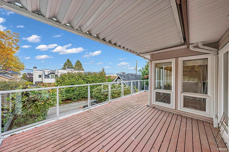 3191 W 23rd Avenue Vancouver, BC - 8