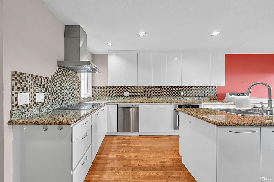 3191 W 23rd Avenue Vancouver, BC - 15