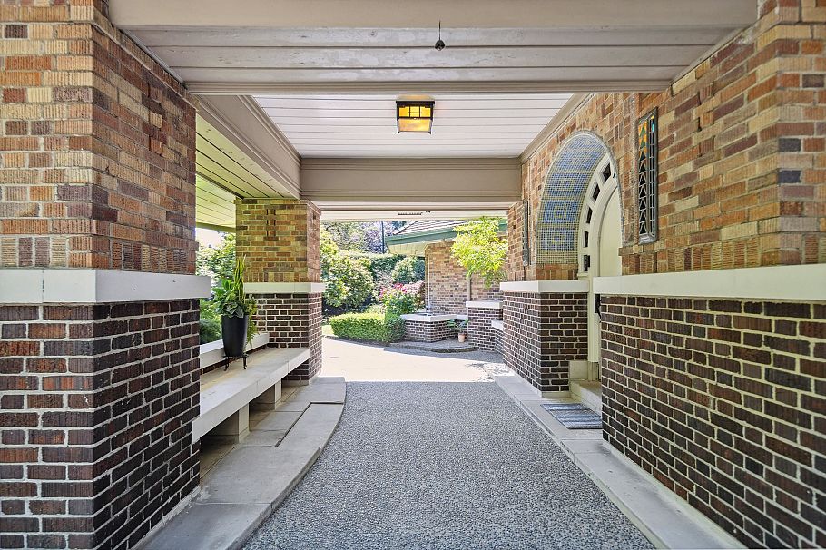 4051 Marguerite Street Vancouver, BC - 2