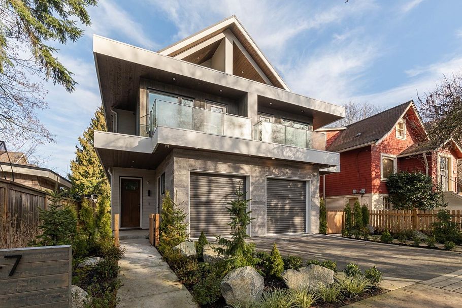 1 7 E 23rd Avenue Vancouver, BC - 1