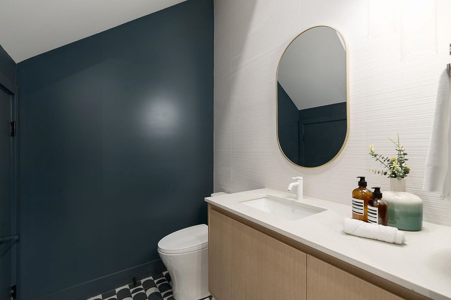 1 7 E 23rd Avenue Vancouver, BC - 9