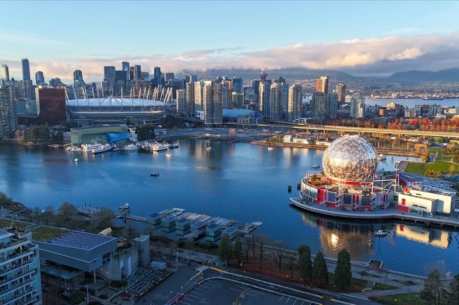 404 1633 Ontario Street Vancouver, BC - 3