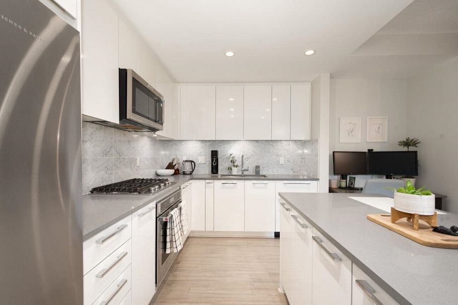 214 2651 Library Lane North Vancouver, BC - 21