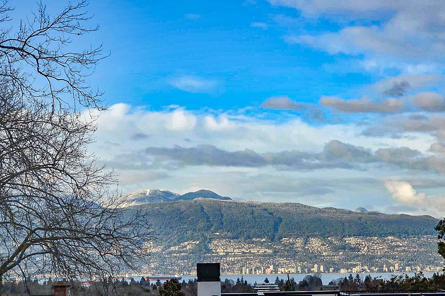 3191 W 23rd Avenue Vancouver, BC - 39