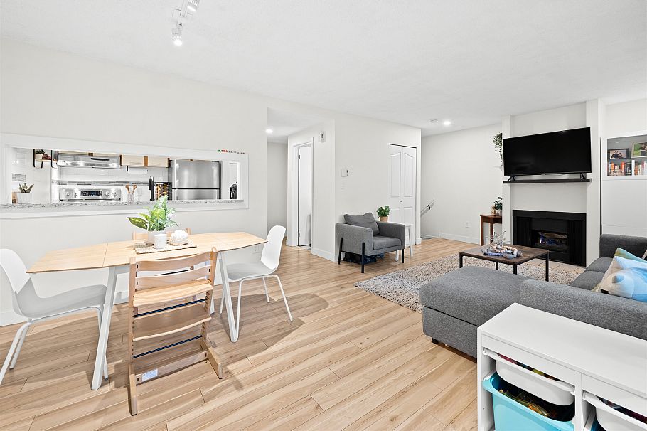 3192 Mountain Highway North Vancouver, BC - 8