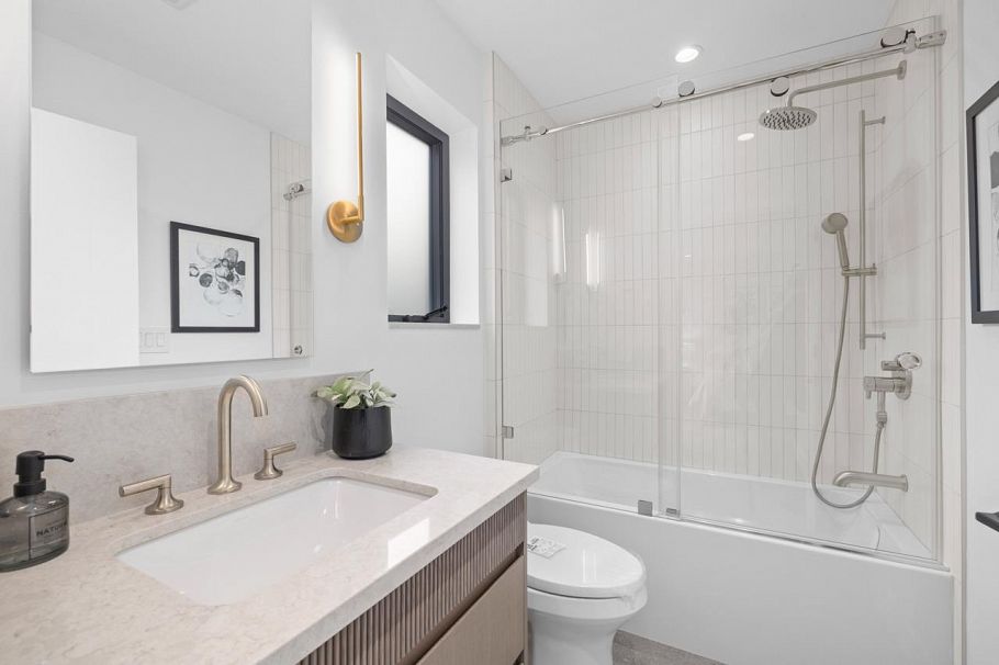 1 435 E 37th Avenue Vancouver, BC - 24