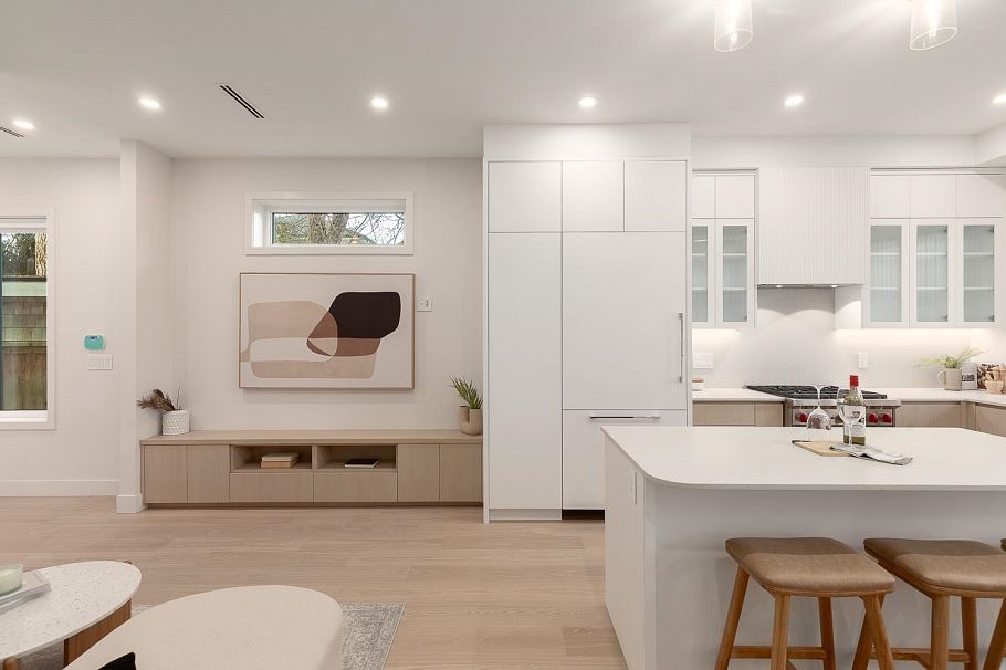 1 7 E 23rd Avenue Vancouver, BC - 3