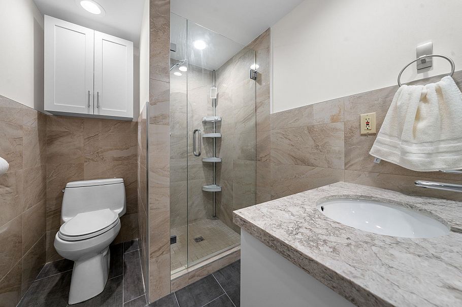 667 Fairway Drive North Vancouver, BC - 9