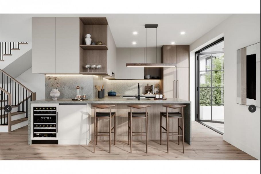 6 3288 Brookridge Drive North Vancouver, BC - 1