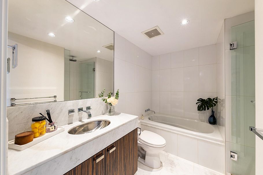 2005 788 Richards Street Vancouver, BC - 30