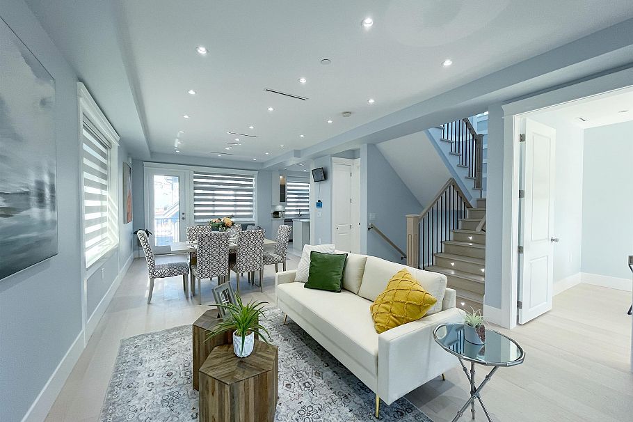 3275 E 20th Avenue Vancouver, BC - 3