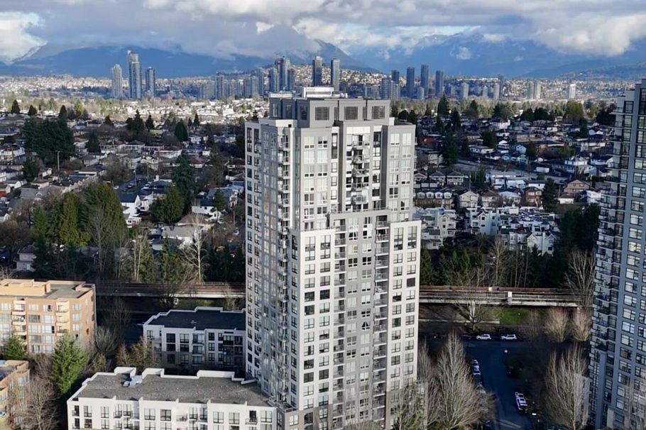 2409 3663 Crowley Drive Vancouver, BC - 5