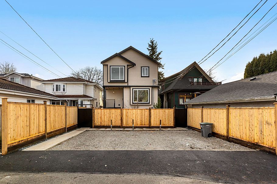 1 435 E 47th Avenue Vancouver, BC - 14