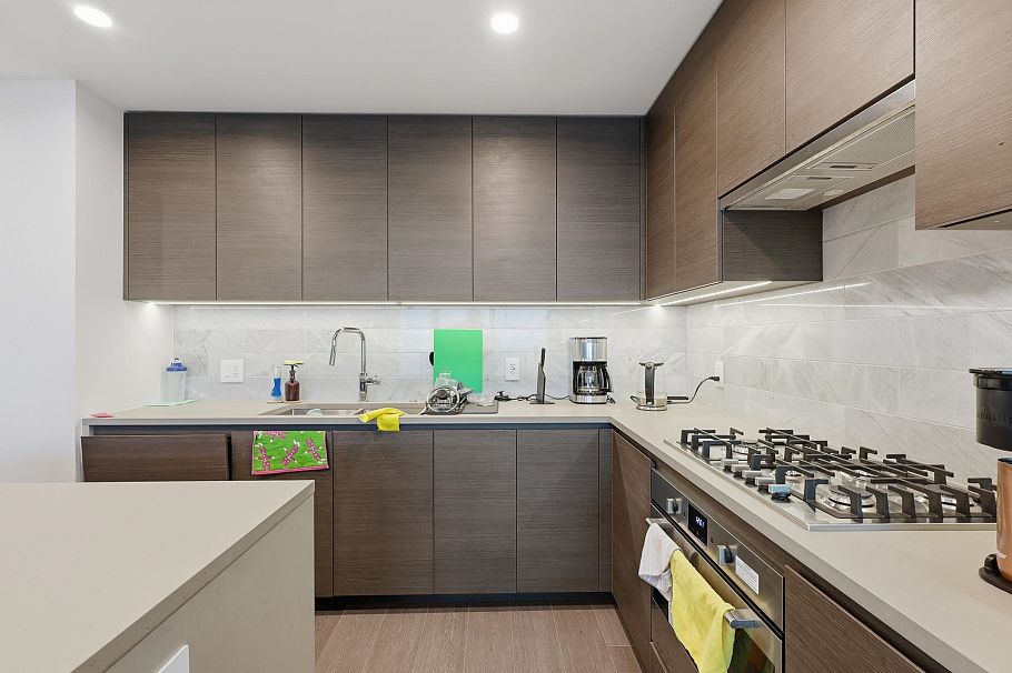 2002 2108 Gilmore Avenue Burnaby, BC - 6