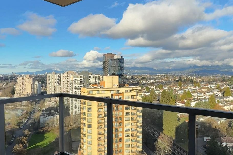 2409 3663 Crowley Drive Vancouver, BC - 7