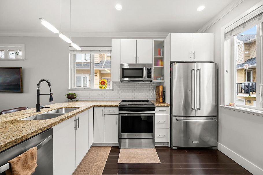 1407 E 28th Avenue Vancouver, BC - 5