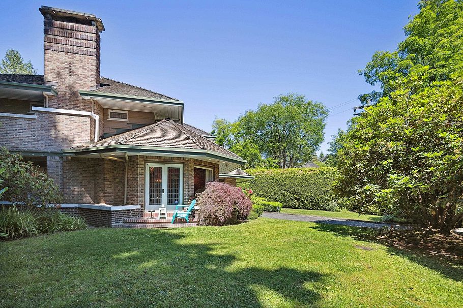 4051 Marguerite Street Vancouver, BC - 35