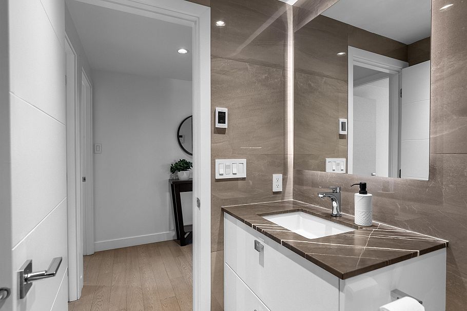 402 738 Broughton Street Vancouver, BC - 23