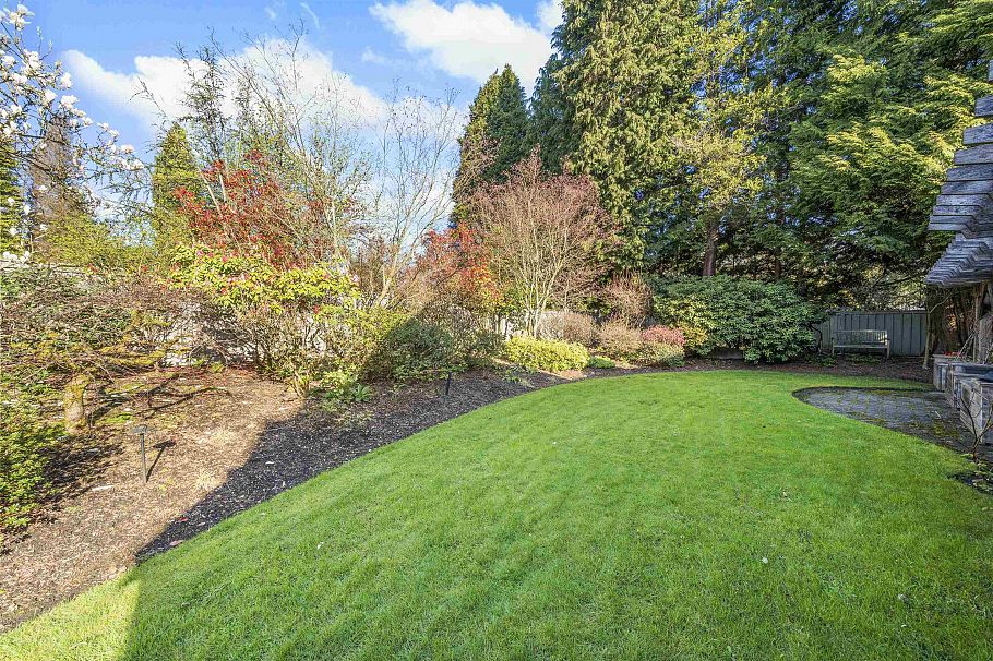 1323 The Crescent Vancouver, BC - 16