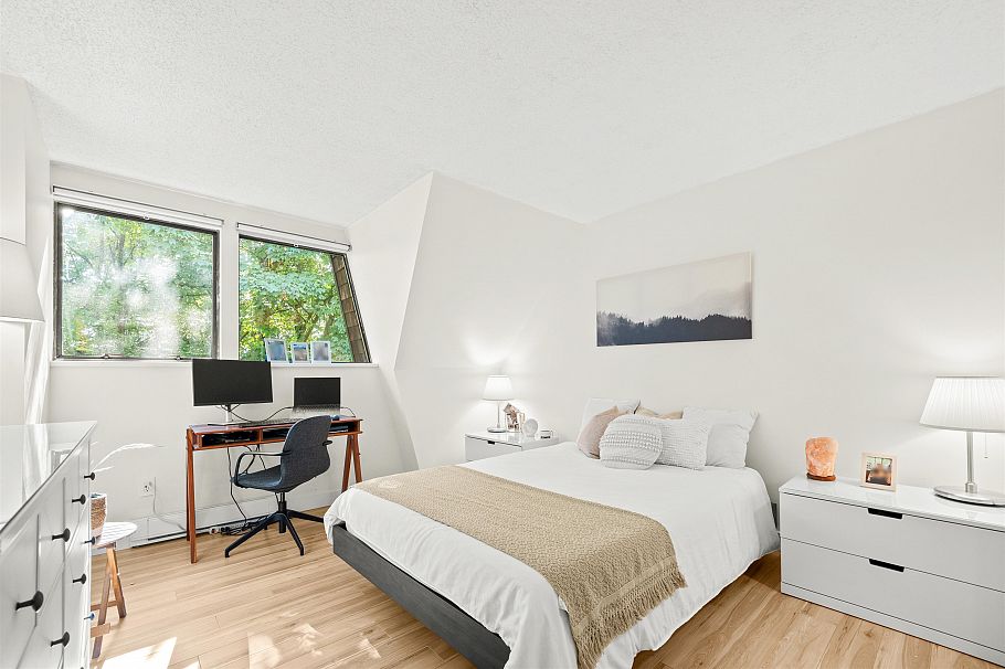 3192 Mountain Highway North Vancouver, BC - 17
