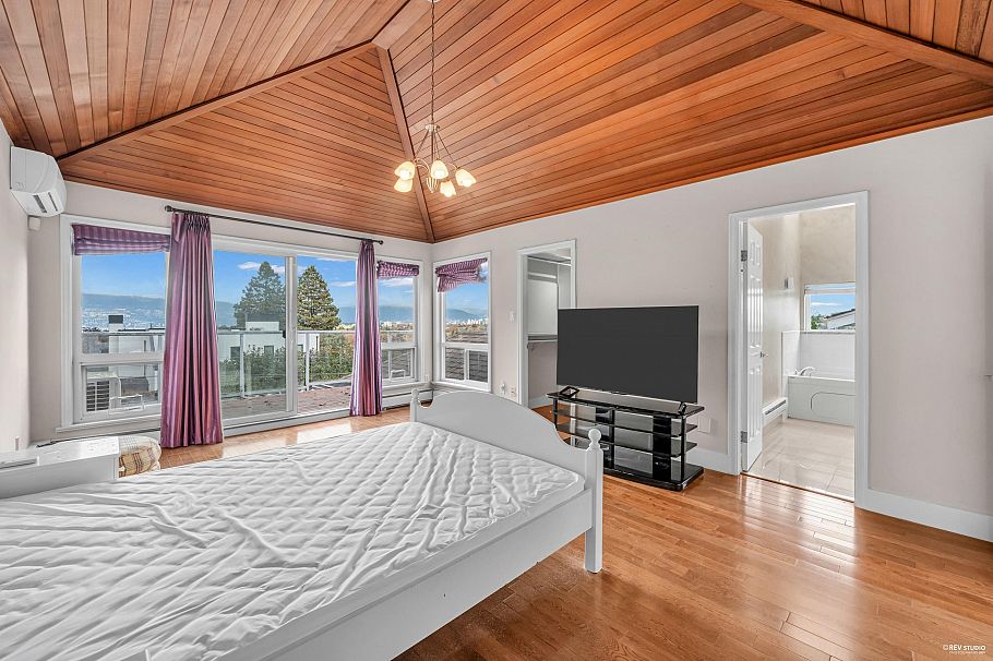 3191 W 23rd Avenue Vancouver, BC - 17