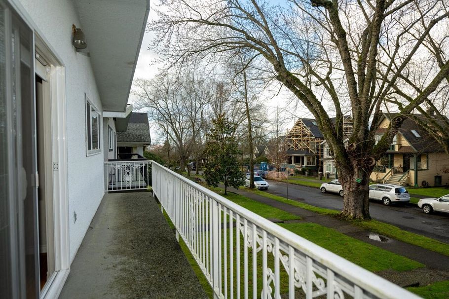 2654 Oxford Street Vancouver, BC - 7