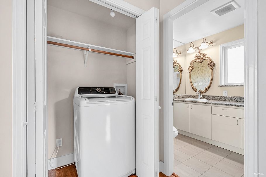 3191 W 23rd Avenue Vancouver, BC - 24