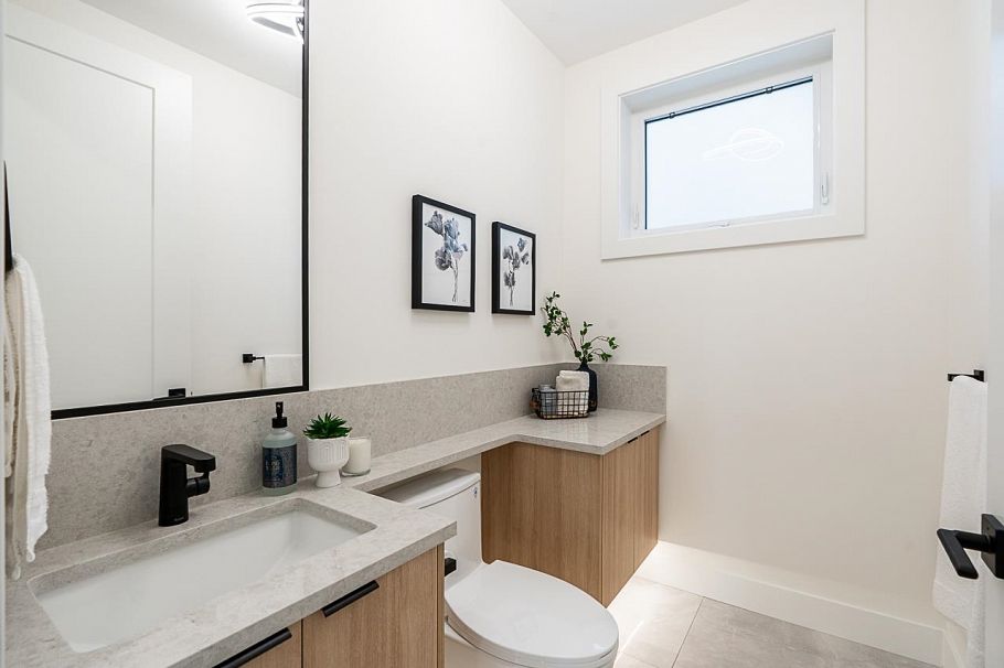 1 2248 E 48th Avenue Vancouver, BC - 14