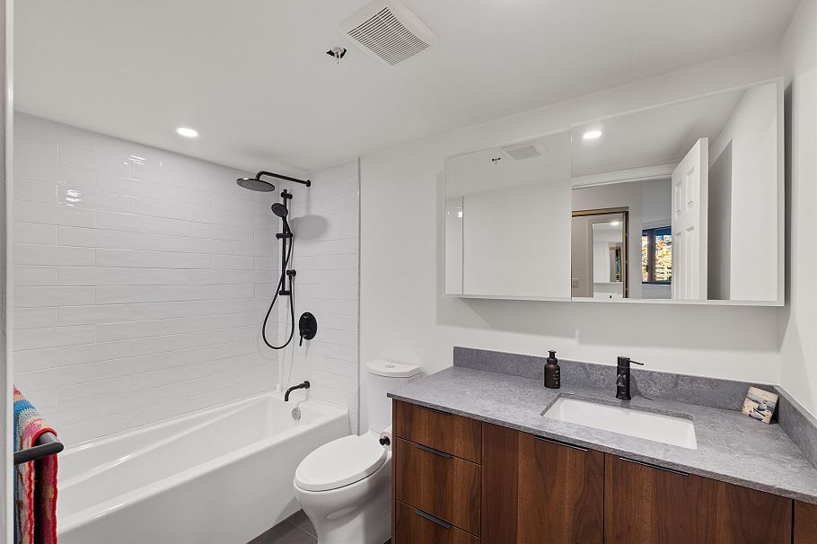 301 2201 Pine Street Vancouver, BC - 19