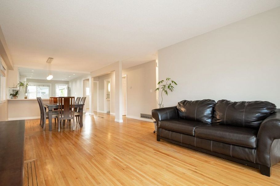 2654 Oxford Street Vancouver, BC - 10