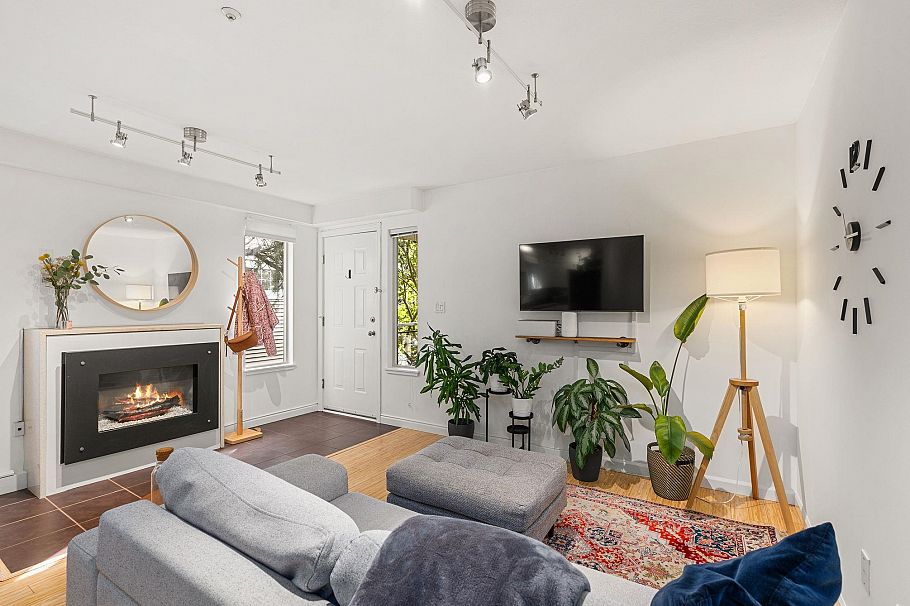 203 755 W 15th Avenue Vancouver, BC - 1