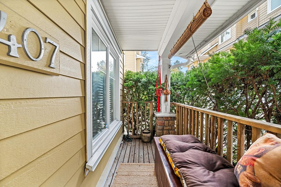 1407 E 28th Avenue Vancouver, BC - 2