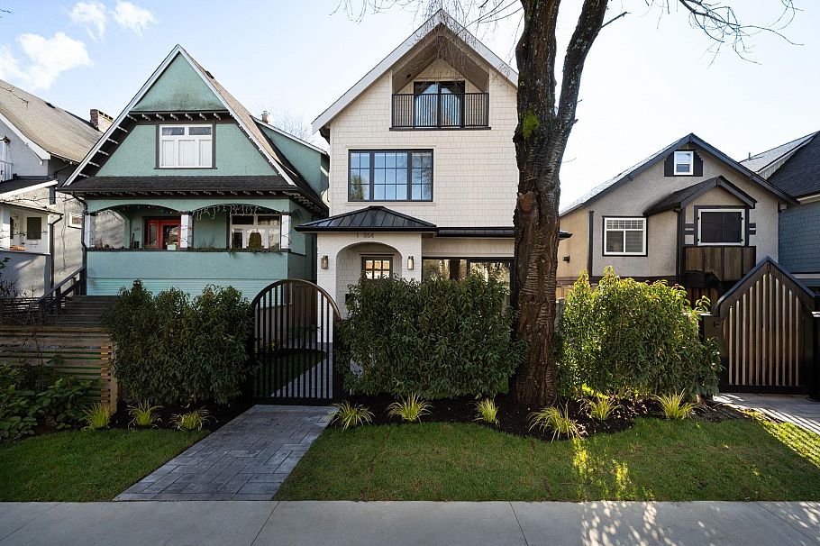 2 864 E 16th Avenue Vancouver, BC - 10