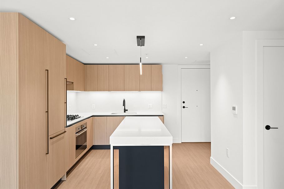 505 2235 E Broadway Vancouver, BC - 4