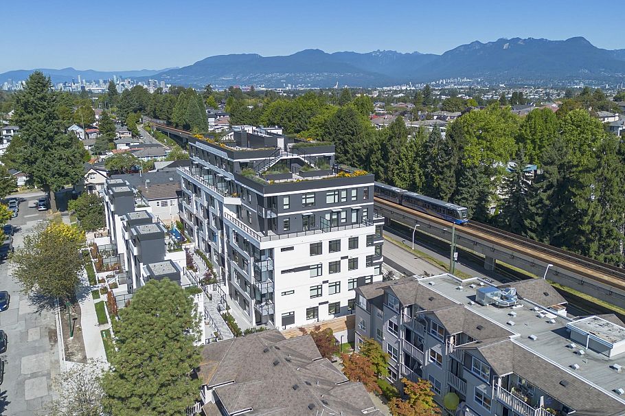 206 3264 Vanness Avenue Vancouver, BC - 18