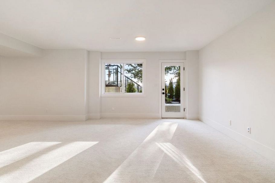 338 W 24th Street North Vancouver, BC - 27