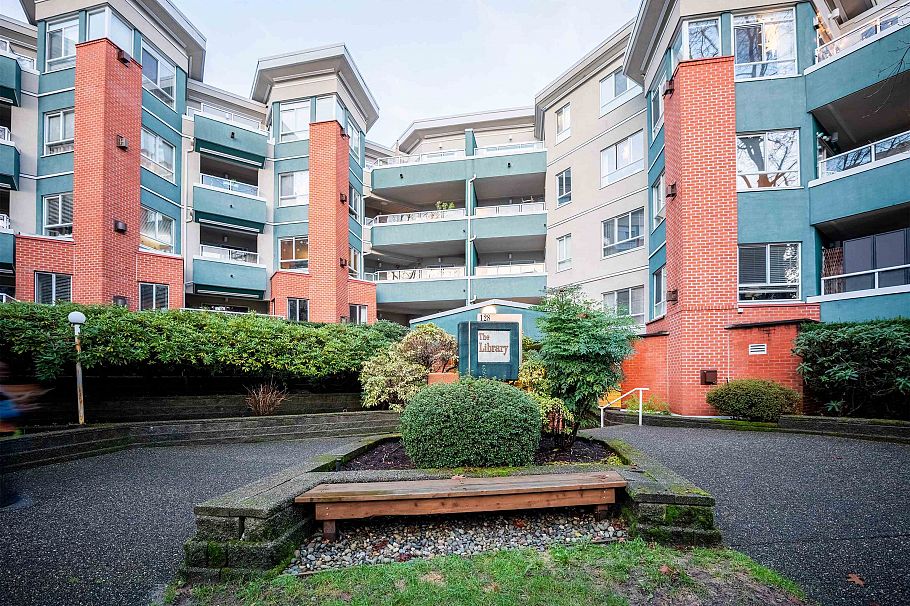 207 128 W 8th Street North Vancouver, BC - 1