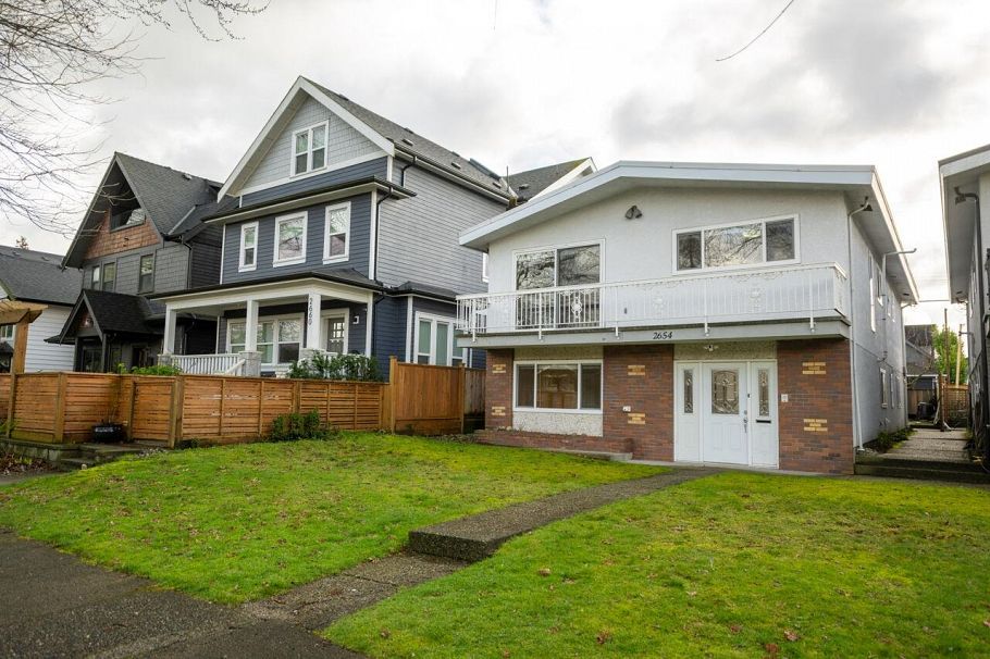 2654 Oxford Street Vancouver, BC - 2