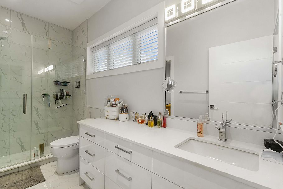 2575 & 2577 Parker Street Vancouver, BC - 15