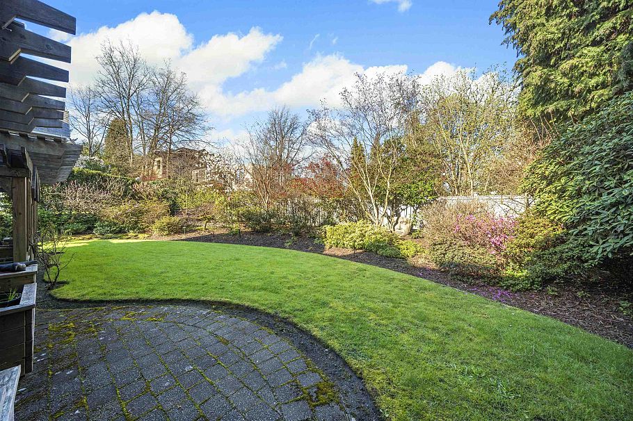 1323 The Crescent Vancouver, BC - 17