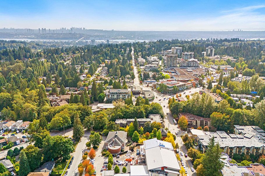 3192 Mountain Highway North Vancouver, BC - 31