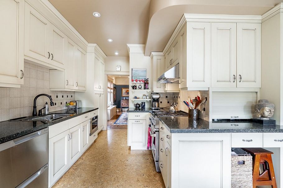 1986 W 36th Avenue Vancouver, BC - 8