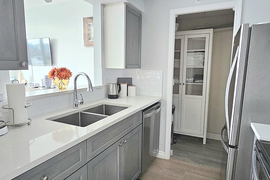 1105 1383 Howe Street Vancouver, BC - 9