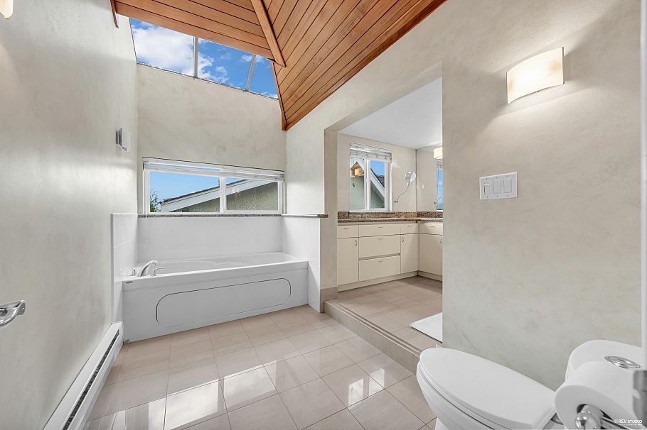 3191 W 23rd Avenue Vancouver, BC - 19