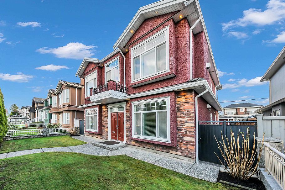 2160 E 54th Avenue Vancouver, BC - 21