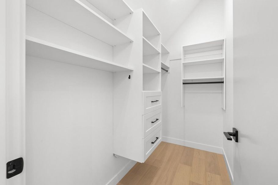 2 810 E 22nd Avenue Vancouver, BC - 22